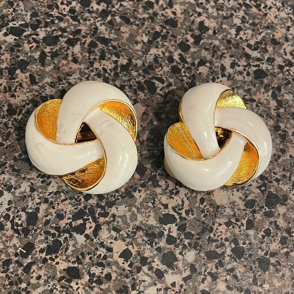 Vintage Jewelry - Vintage 1980s Large White Gold Knotted Clip Back Earrings
